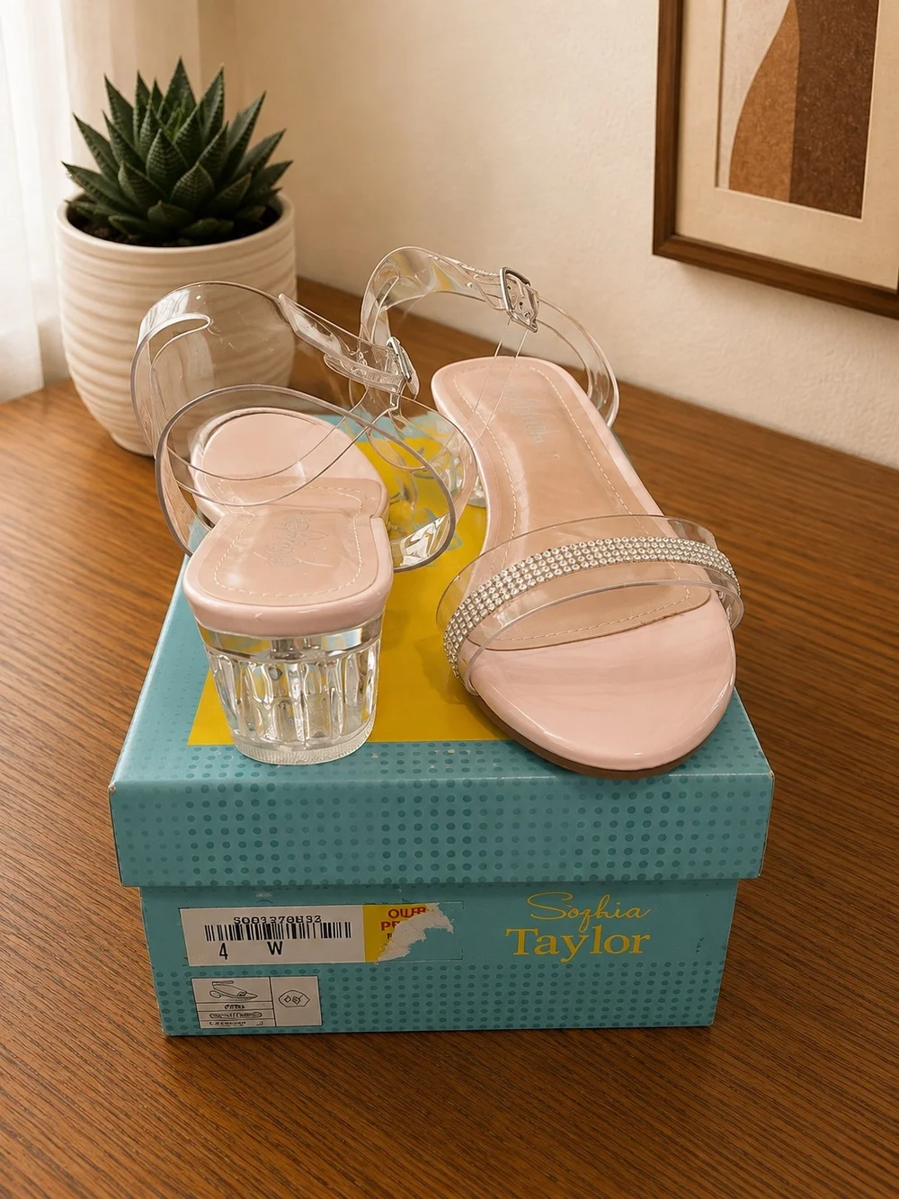 Sophia Taylor brand new